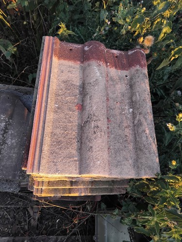 Redland roof tiles - redland, tiles.