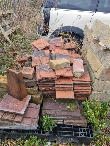 Roof tiles clay 100 include - clay, 100+